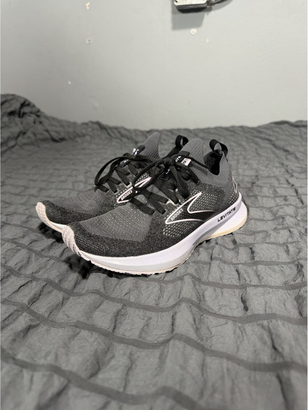 Brooks Levitate 5 Running Shoes Black/Pink US Women’s Sz 6